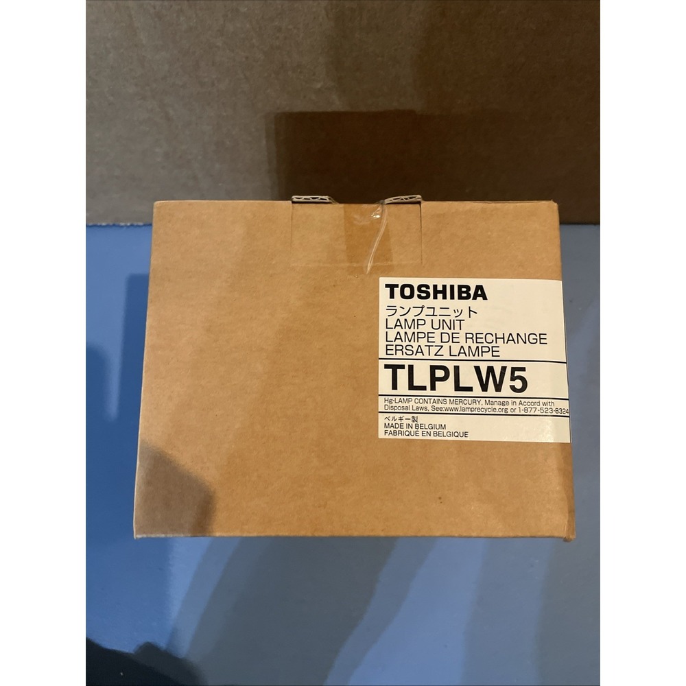 Toshiba TLPLW5 Projector Lamp Bulb & Housing Unit 200W for TDP-S80 TLP-SW80U NEW